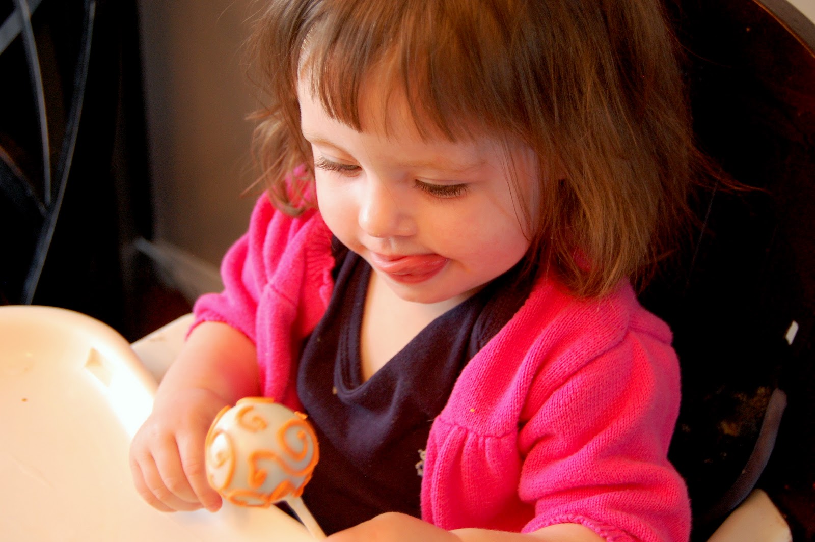 Utah County Mom Let Them Eat Cake Pops Review and Giveaway (ENDED)