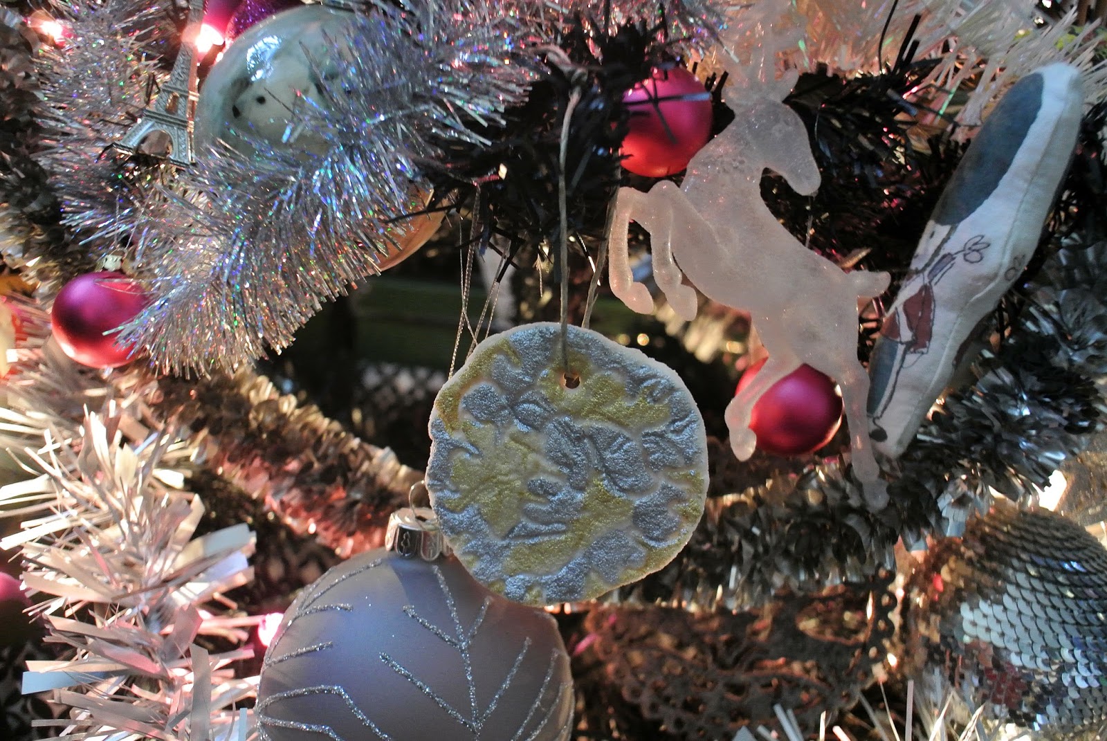 DIY enfant : décorations de Noël en pâte autodurcissante