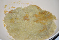 Грибы в сливочном соусе с картофельным деруном: Пожарить дерун с двух сторон