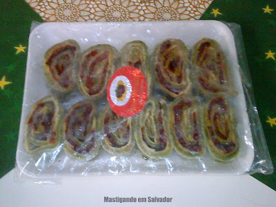 Bora Mangiare: Rondelli Verde de Mussarela e Tomate Seco ainda congelado e na embalagem