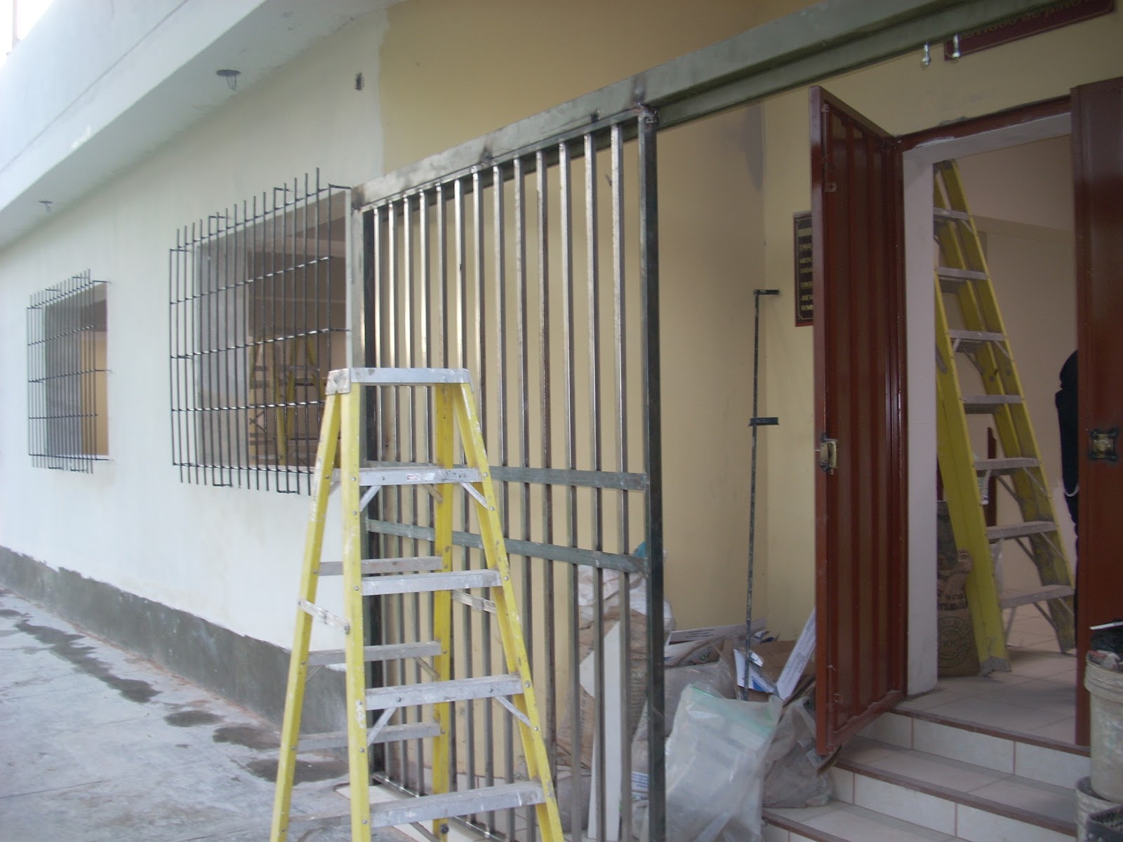 CARPINTERIA METALICA: PUERTAS