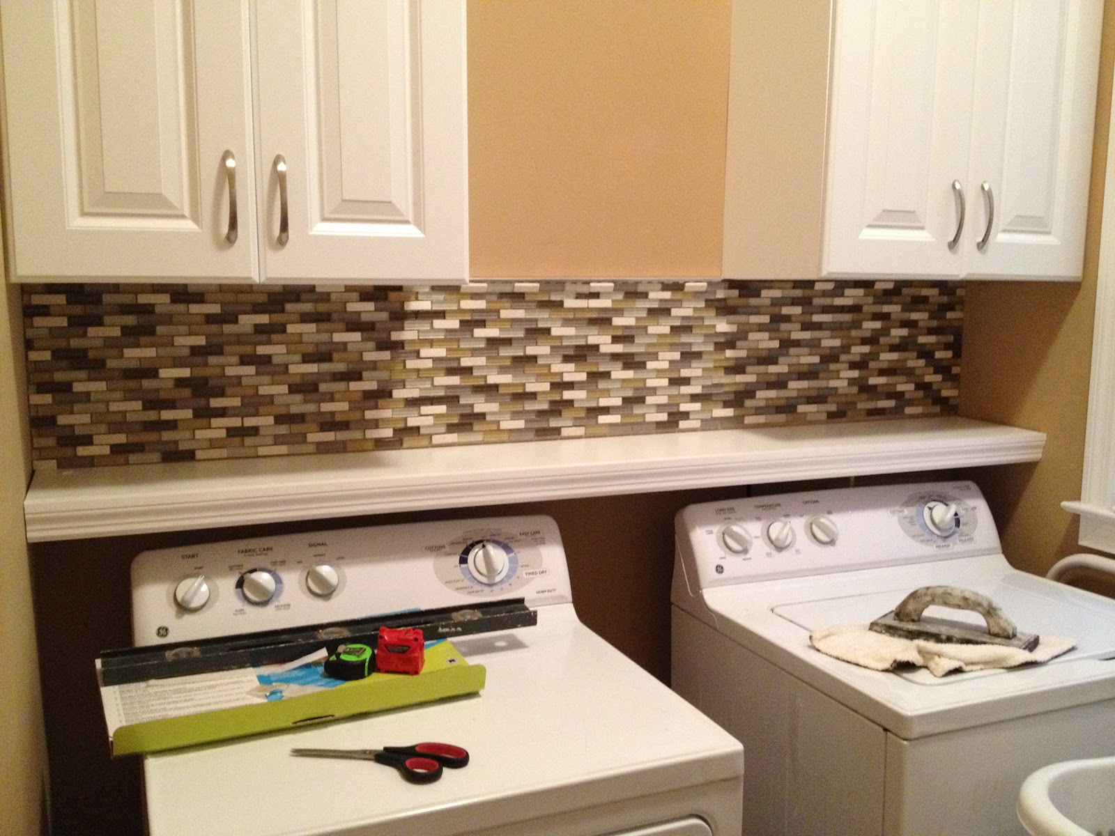 CasaLupoli Laundry Room Update Glass Mosaic Backsplash