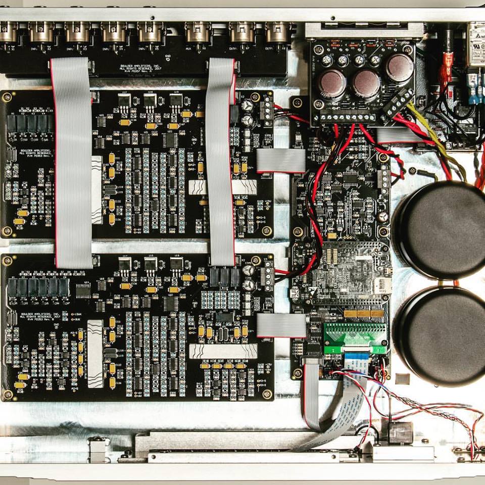 BOULDER AMPLIFIERS 1110 PREAMPLIFIER M & S Ultimate HighFidelity