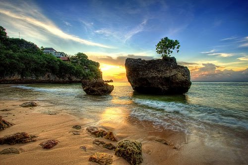 Suluban Beach - Bali Information