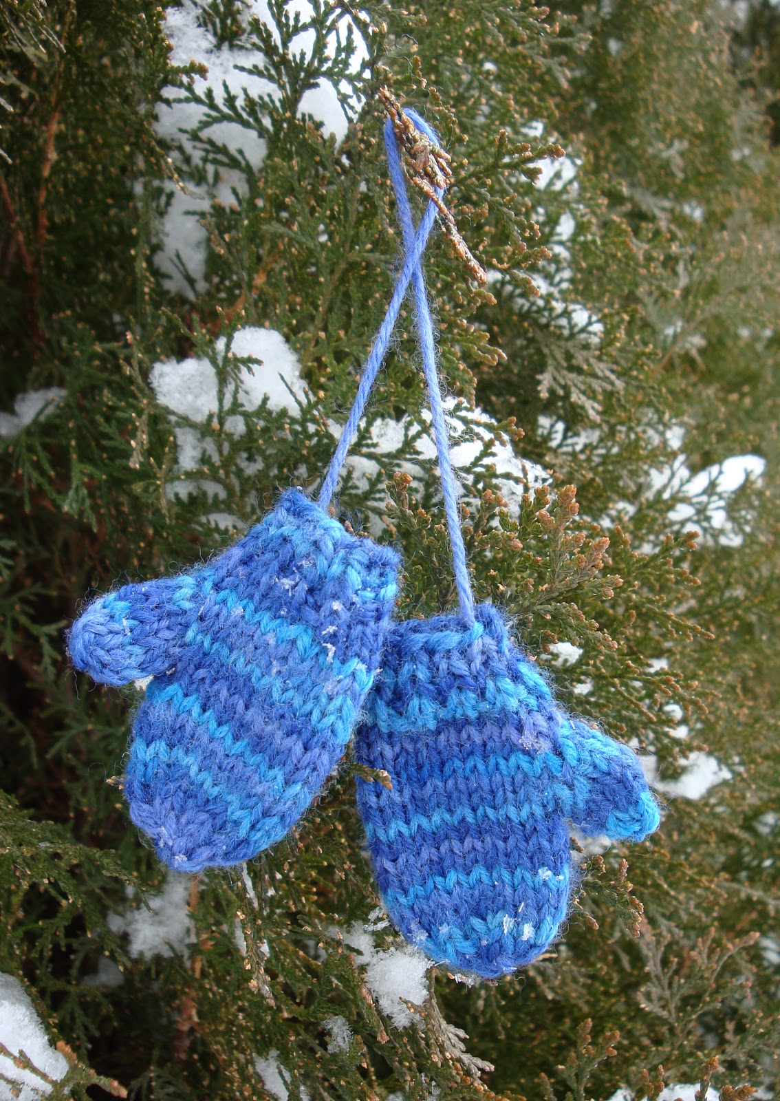 Kim's Knitting Korner FREE MiniMitten Ornament