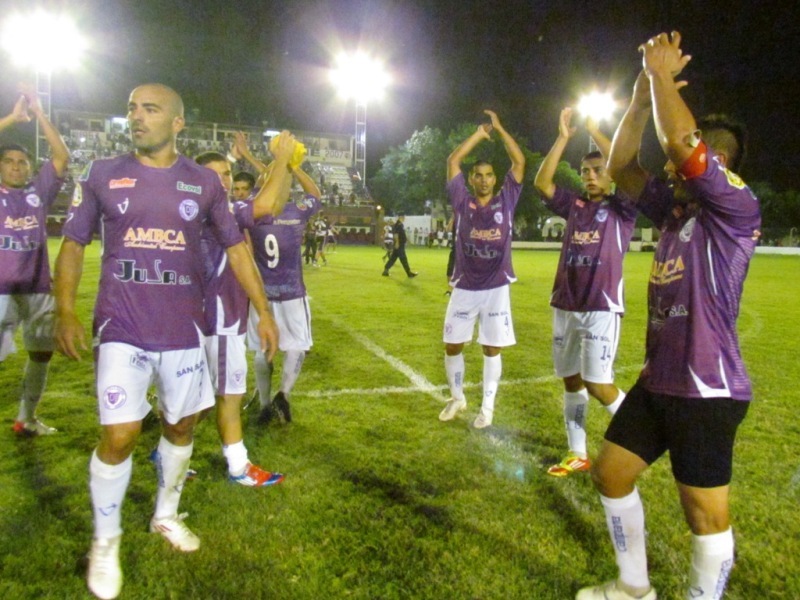 Emocionante triunfo de Argentino de Merlo en su visita a UAI Urquiza