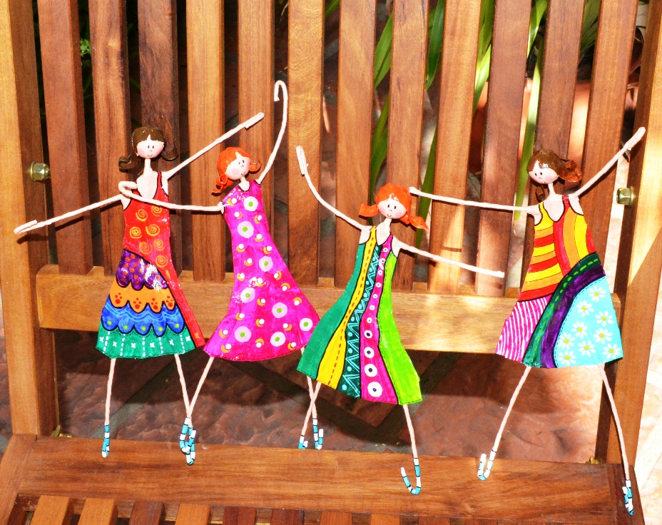 La Jirafa de Papel regalos!: Muñequitas muy unidas...