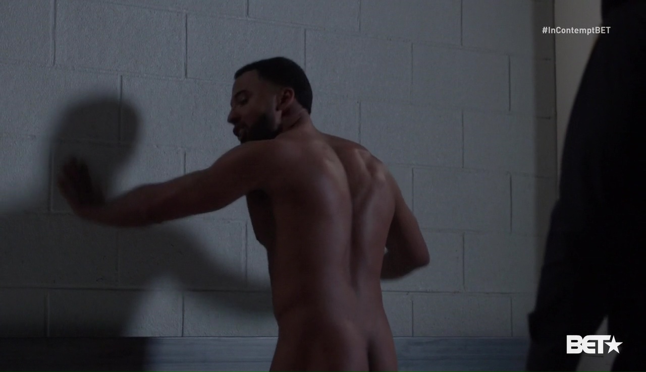 Christian Keyes & Tobias Truvillion Mostrano Il Sedere.