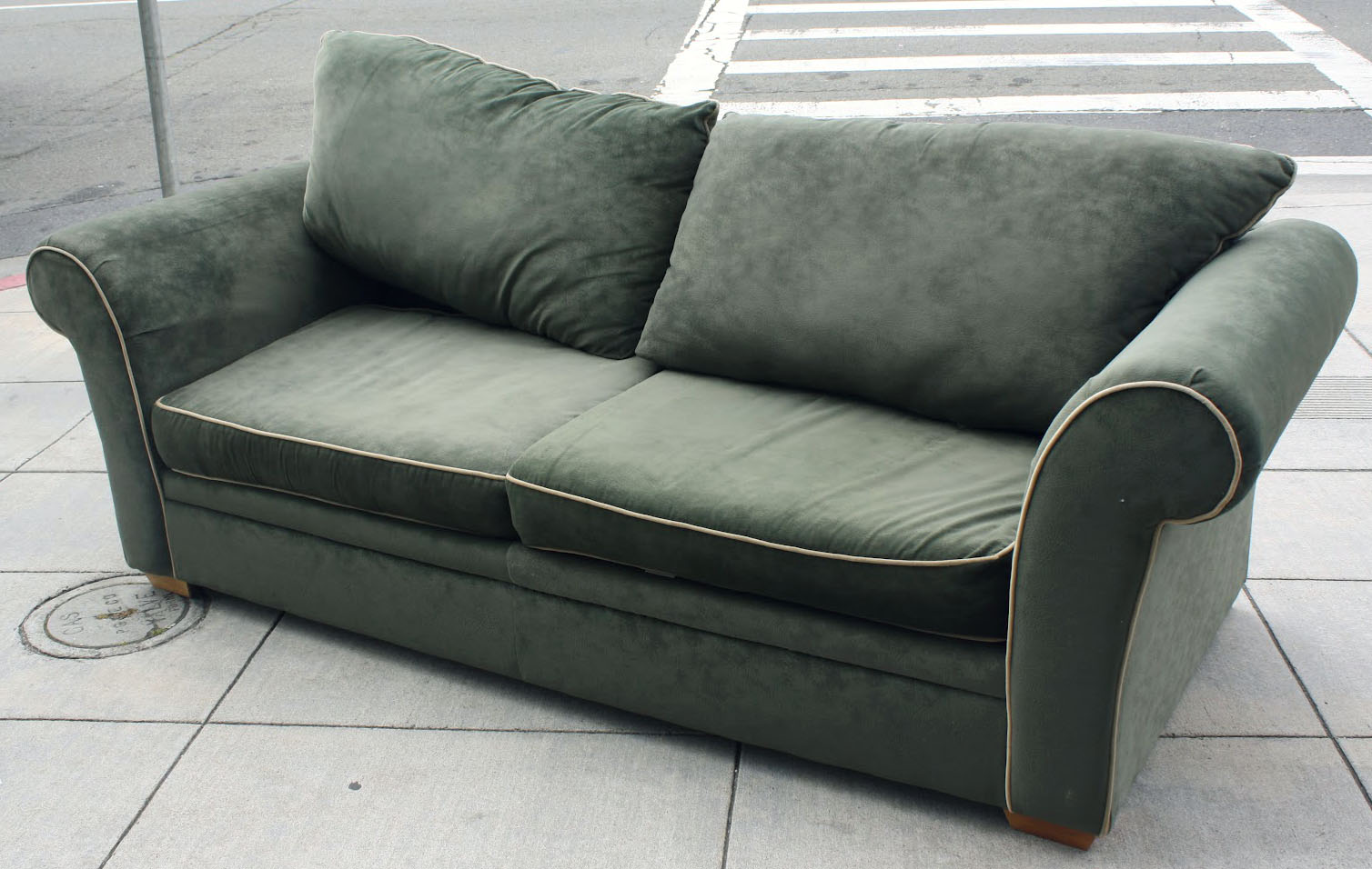 UHURU FURNITURE & COLLECTIBLES SOLD Forest Green Sofa 150