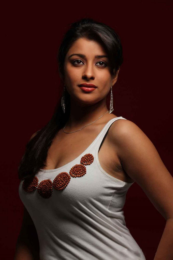 INDIAN ACTRESS: Madhurima latest photoshoot black bra visible white top