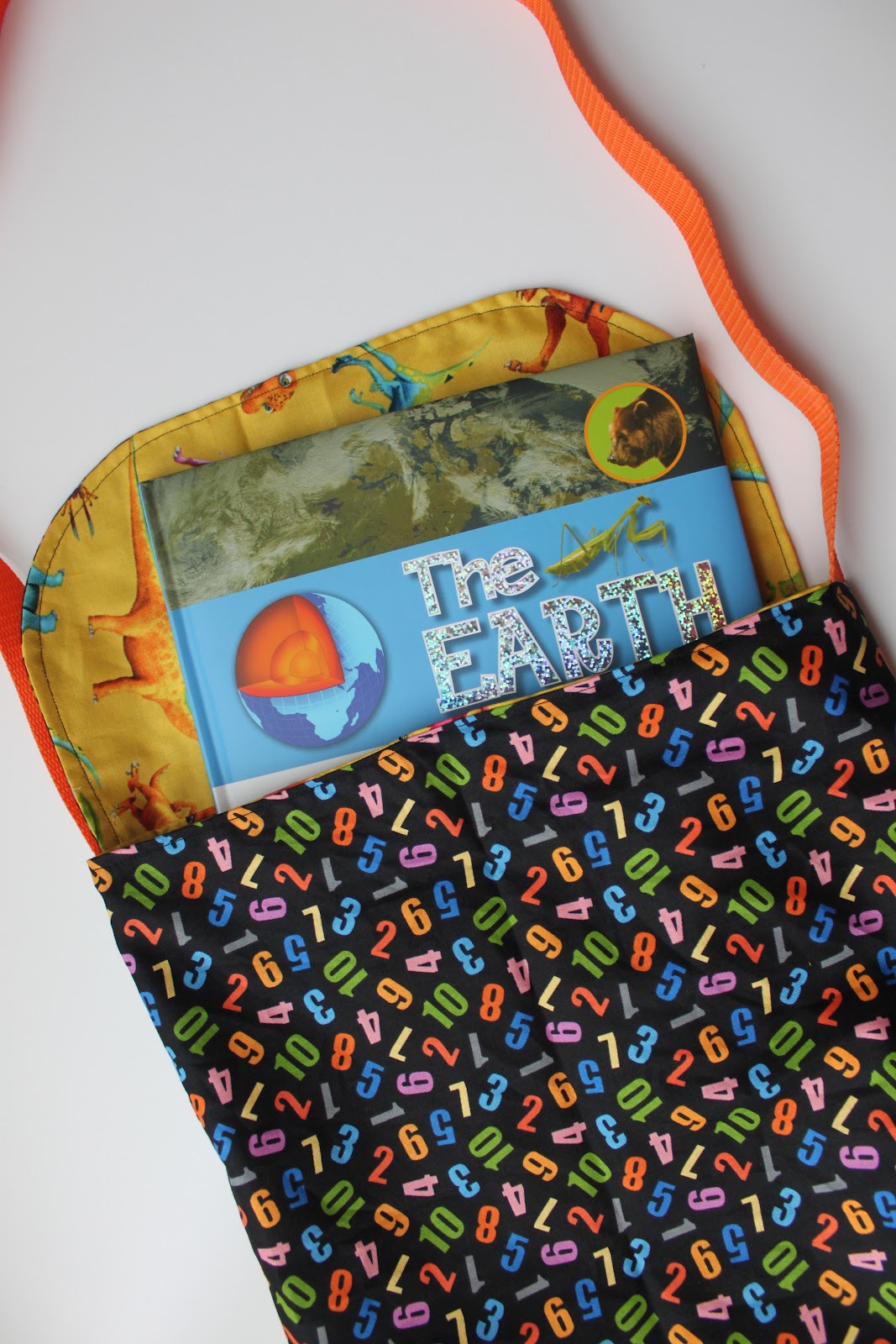 Messenger Style Library Book BagTUTORIAL Smashed Peas & Carrots