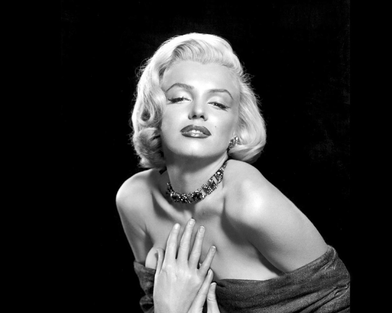 http://2.bp.blogspot.com/-_hvK7lCrqxM/T0d4Wv9IAXI/AAAAAAAABv0/c4qeAfsWpDs/s1600/Marilyn-Monroe-002.jpg