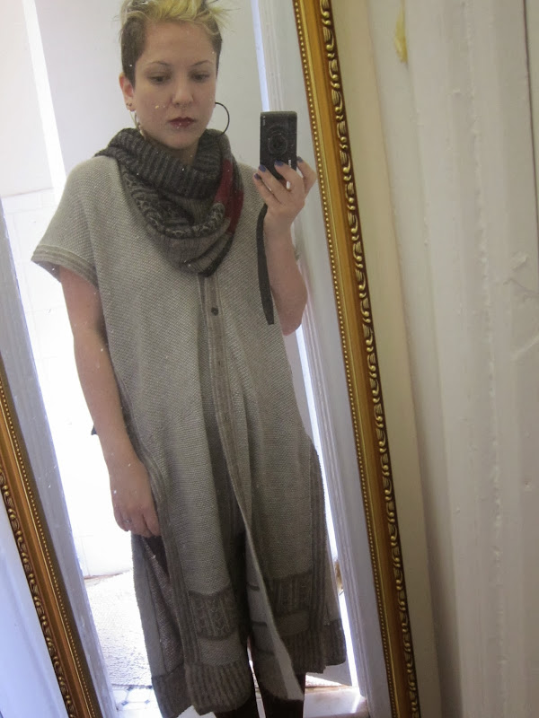 you know WHAT why do the mirror selfies always show your outfit title=