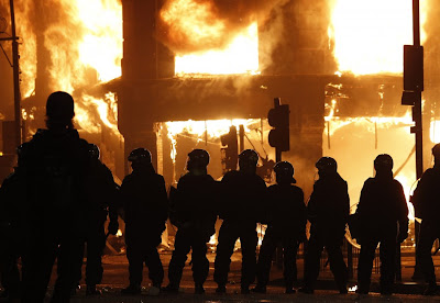 144007-tottenham-riot-north-london-ablaze-with-violence-and-protests.jpg