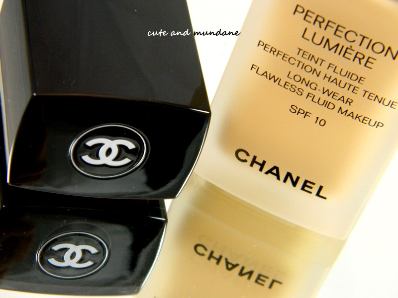 Chanel Double Perfection Compact Lumiere Long-Wear Flawless Sunscreen  Powder Makeup SPF 15 20 Beige