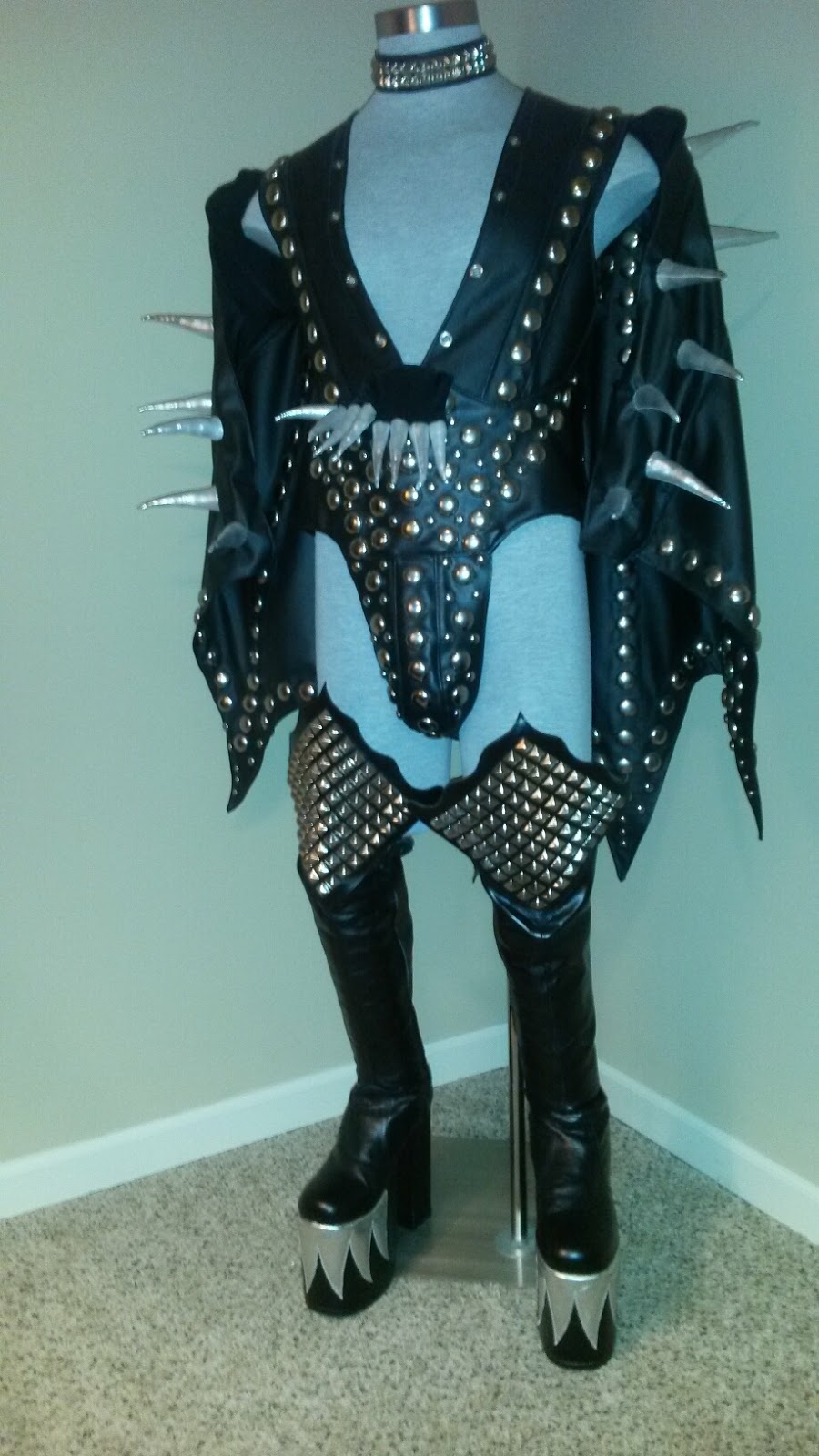 KISS COSTUMES & BOOTS KISS COSTUMES.KISS REPLICAS. WHATEVER YOU WANNA