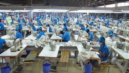Lao động gánh thêm bảo hiểm tai nạn, bệnh nghề nghiệp Lao động gánh thêm bảo hiểm tai nạn, bệnh nghề nghiệp