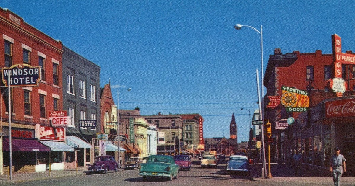 POSTCARDS FROM THE PAST CHEYENNE, WYOMING Capitol Avenue