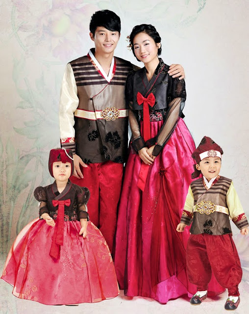 Traditional Costumes Korean traditional costume 'Hanbok'
