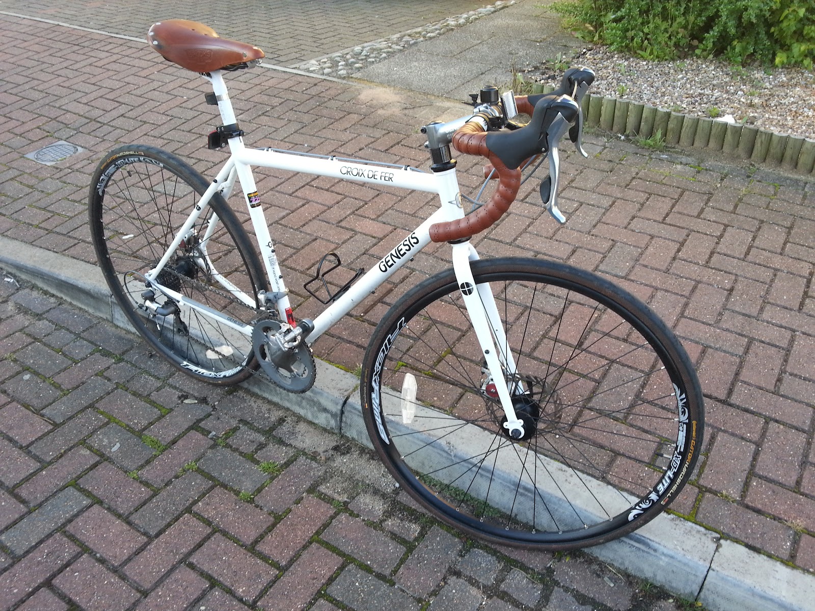 genesis croix de fer 2012