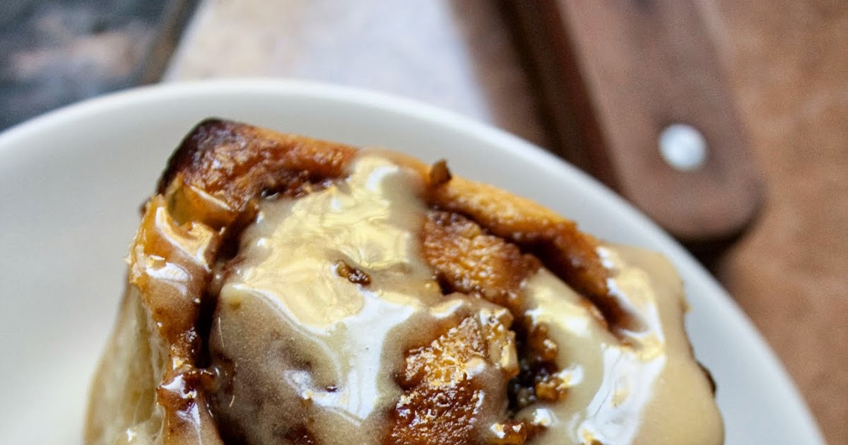 Overnight Crockpot Cinnamon Rolls