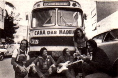 A HISTORIA DA BANDA CASA DAS MAQUINAS