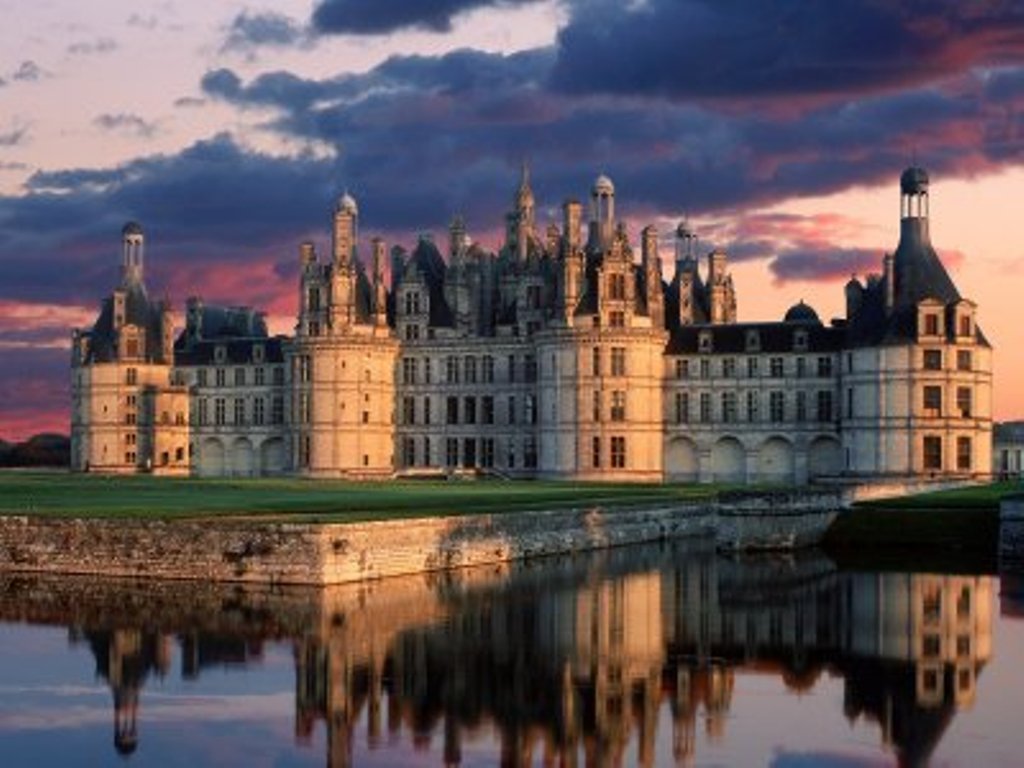 http://2.bp.blogspot.com/-_pEESJqOmOQ/TcIgNg_ry5I/AAAAAAAAA_A/1RyjbKJE6Ck/s1600/Castelos_do_Loire.jpg