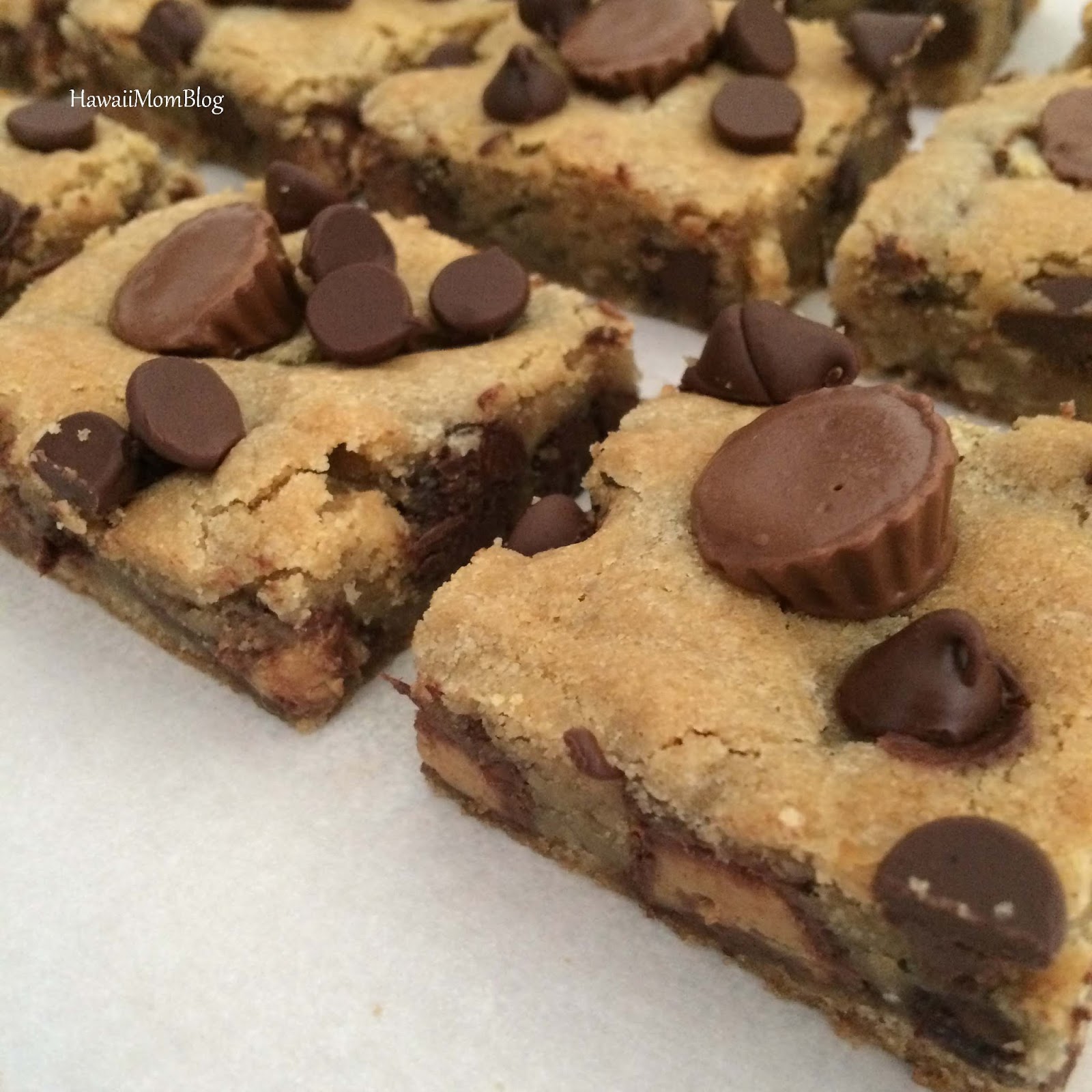 Hawaii Mom Blog Reese's Peanut Butter Cup Minis Cookie Bars