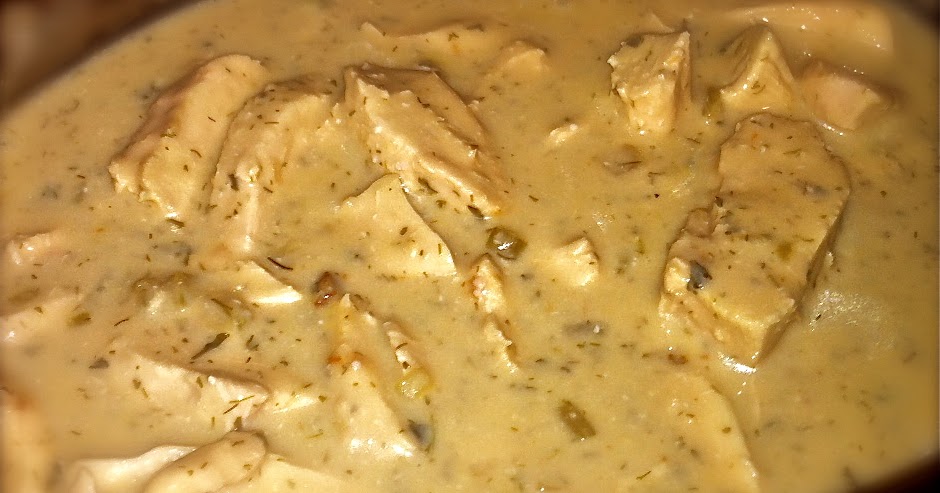 Chicken breast crock pot Place chicken in Crock Pot and lightly season both sides with salt and pepper. In a medium bowl, combine onion, garlic, honey, ketchup, soy sauce, oil and red pepper flakes.