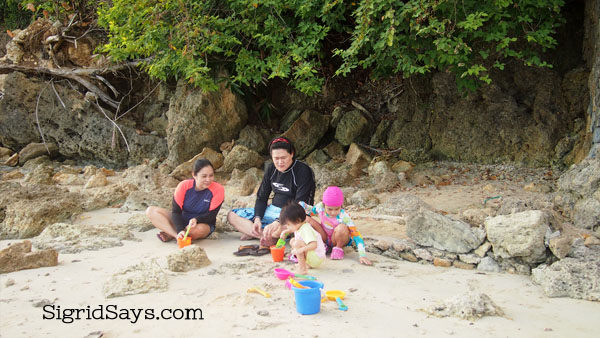 Nataasan Beach Resort, Sipalay - white sand beach Philippines