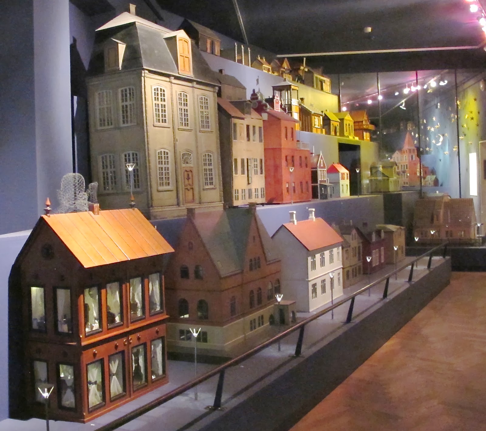 dollhouse collectors