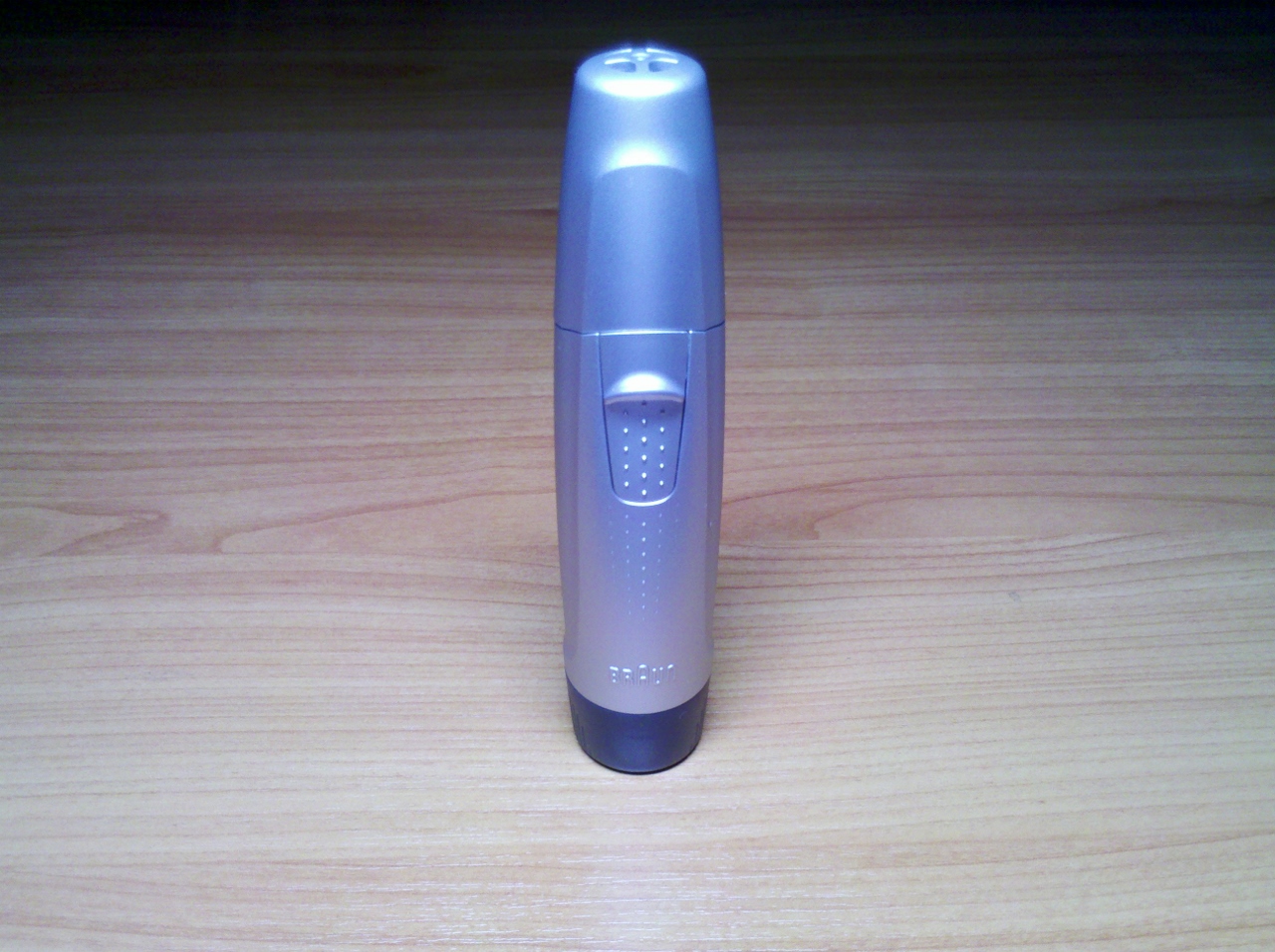 All about basic กรรไกรตัดขนจมูก vs เครื่องตัดขนจมูก (Ear & Nose