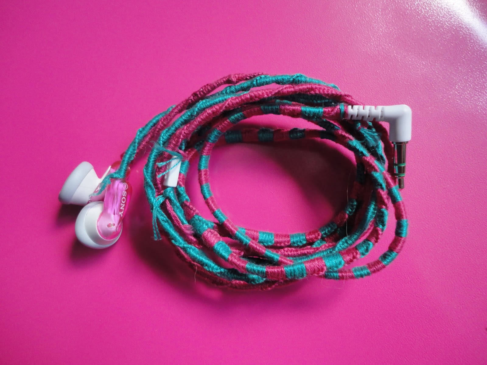 A Glimpse of Reality DIY TangleFree Headphones