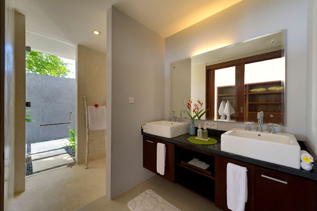 Picture of modern bathroom furniture in the cliff villa