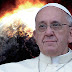 Papa Francisco se emociona em missa e diz: ''O mundo está em guerra e Deus chora''