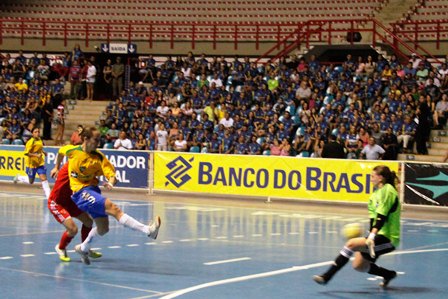 Com goleadas, categorias menores do futsal batem Itapevi pelo