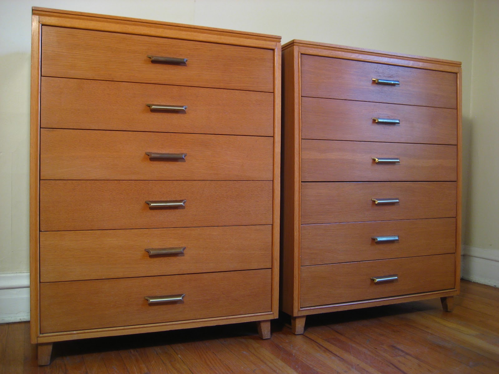 flatout design Modern Oak Dressers