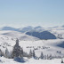 Bergachtig winter landschap foto