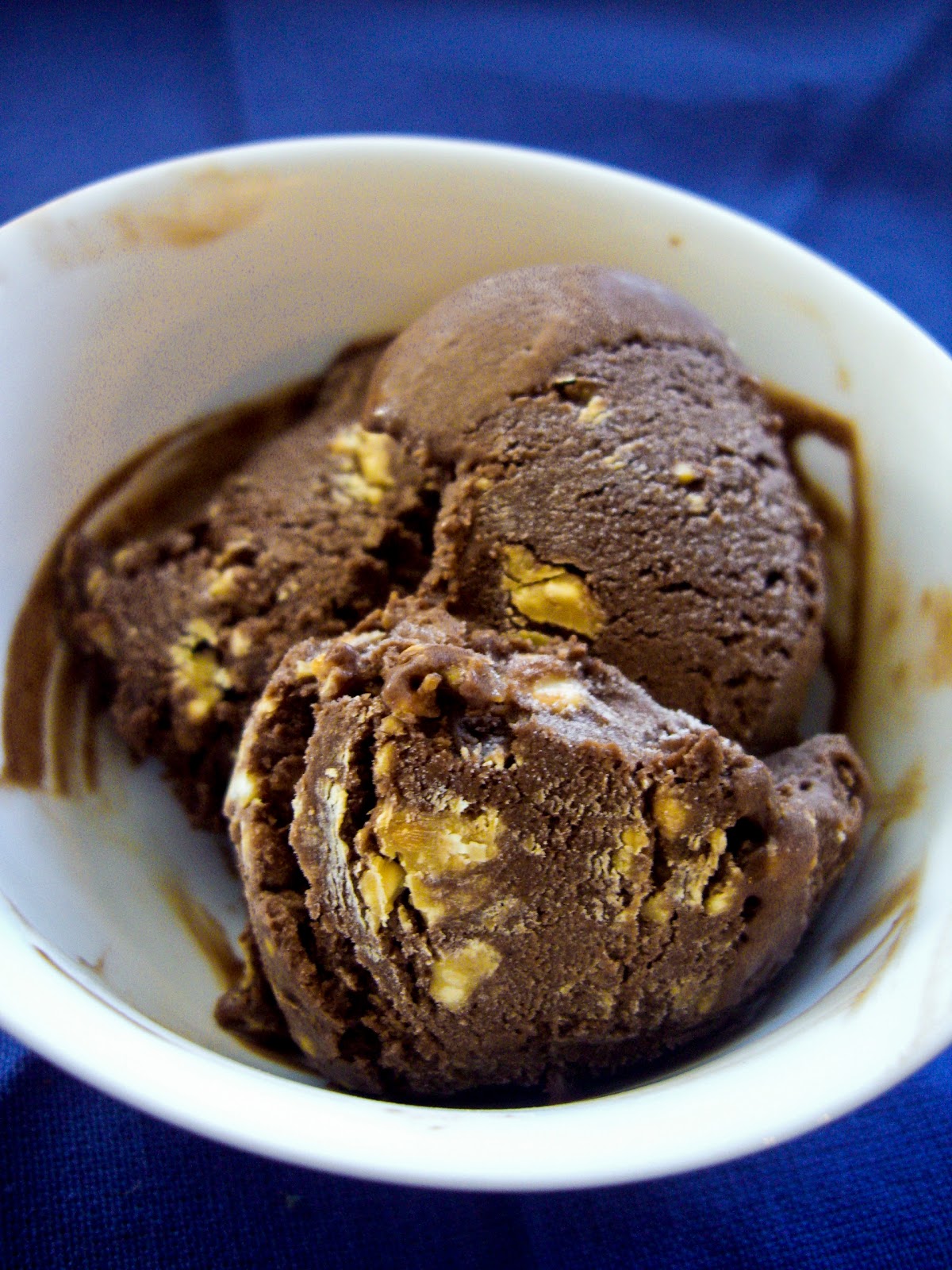 Munchin' Mochi Vegan Ice cream Machine free