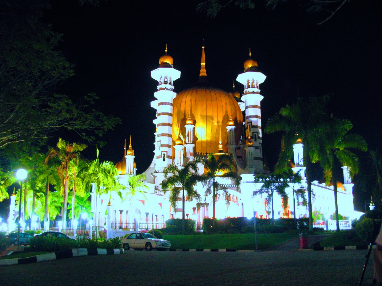 Souls Of Malaysia: Perak, Kuala Kangsar - Night View of 'Ubudiah Mosque'