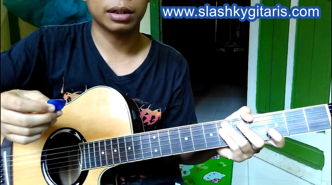 Belajar gitar petikan lagu mudah