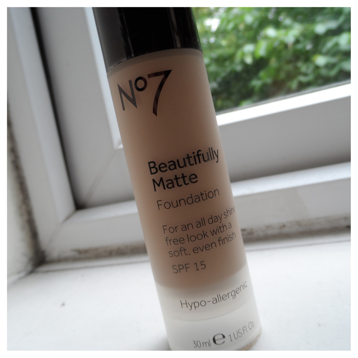 Not Your Average No7 Beautifully Matte Foundation & Powder Review
