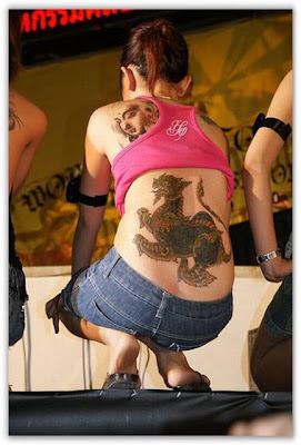 Mengintip Gadis Nakal Bertatto Seksi Bagian 1 Mengintip Gadis Nakal Bertatto Seksi Bagian 1