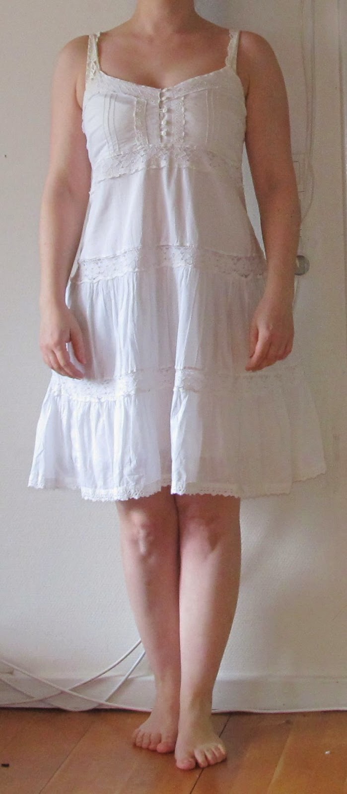 Refashion Coop White summer dress shortened from the middle