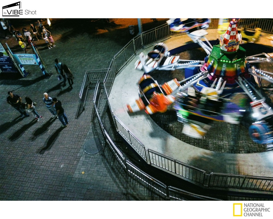 People at an amusement park - Manila People at an amusement park - Manila