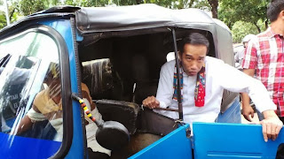 VIDEO JOKOWI NAIK BAJAJ Alasan Jokowi Naik Bajaj