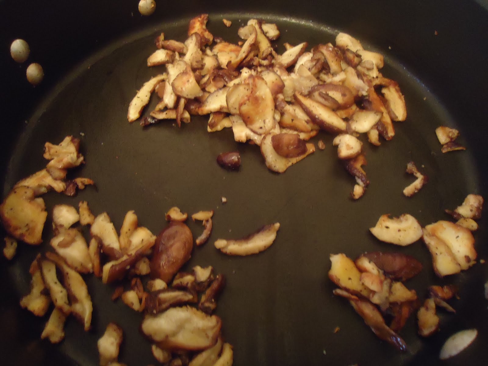 FIVE O'CLOCK FOOD Linguine with Spring Asparagus, Shiitake and