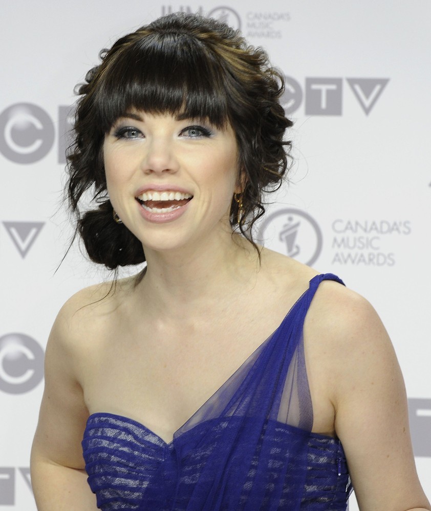 Allwalls: Carly Rae Jepsen