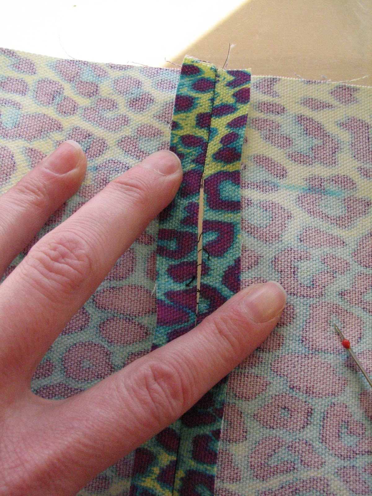 Ms. Elaineous Teaches Sewing Zippers in Pillows and Cushions