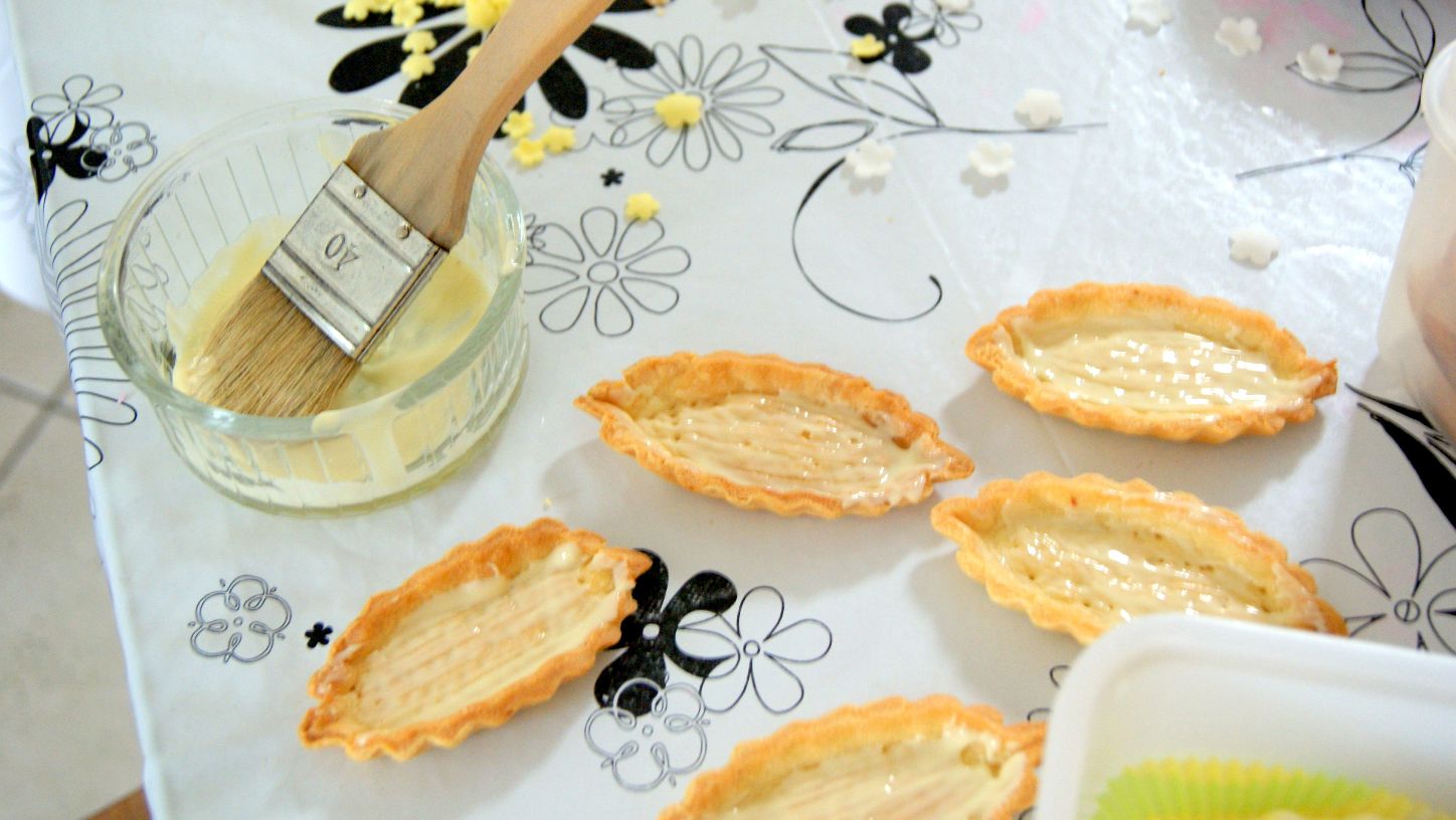 Mix the starch with 2 tablespoons of cold mild. Whisk the egg yolk with